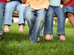 4 ways how to remove grass stains from shoes. How To Remove Grass Stains From Clothes Jeans Carpets And More