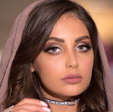 Compare 7 by price and performance to shop at flipkart 62 Lens Me Ù„Ù†Ø³ Ù…ÙŠ Ideas Egyptian Actress Beauty Women Arab Actress