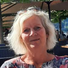 Scenic bus route from Dublin airport to Howth?