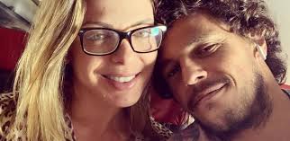 Sheila Mello recebe declaração do namorado João Souza: 'Apaixonado em você' 