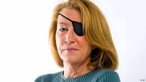 After the war correspondent marie colvin was killed in syria in 2012, i set out to write her biography, with the aim of bringing my friend back to life. Family Of Killed Us Journalist Marie Colvin Sues Syria News Dw 10 07 2016