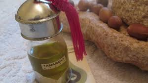 Comment Utiliser L Huile D Argan Sur Le Visage Pour Avoir Une Belle Peau Huile D Argan Belle Peau Avoir Une Belle Peau