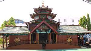 Syekh jumadil kubro mendapatkan julukan sebagai punjer wali songo. Menikmati Wisata Religi Di Masjid Muhammad Cheng Ho Surabaya Surabaya Liputan6 Com