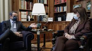 Katerina sakellaropoulou is a greek politician and the current president of greece since 13 march 2020. Mhtsotakhs Se Sakellaropoyloy Kalyterh H Epidhmiologikh Eikona Phgh Aisiodo3ias To Embolio Cnn Gr