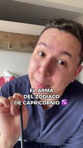 El Arma de Capricornio: La Espada de Mil Rostros 🎭