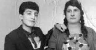 Filmde, müslüm gürses'in öz babası mehmet akbaş, eşini ve kızını öldürüyordu. Muslum Gurses In Kardesleri Zeyno Akbas Ve Ahmet Akbas Kimdir Muslum Gurses In Kardeslerine Ne Oldu Takvim