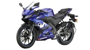 As always riding the bike and getting you guys an unbiased review is our top priority and this time the schedule was really tight, the weather really hot and not the best of locations. Images Of Yamaha Yzf R15 V3 Photos Of Yzf R15 V3 Bikewale