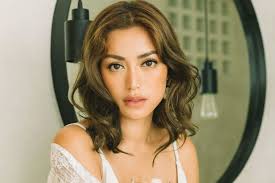 Jessica iskandar ludwig related keywords jessica. Bak Punya Magnet Untuk Luluhkan Hati Penggemarnya Jessica Iskandar Saat Bergaya Hot Di Atas Jetski Ini Banjir Pujian Dari Netizen Semua Halaman Grid Id