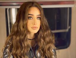 هنا الزاهد تخطف الأنظار مع شقيقتها وزوجها. Ù…ÙˆÙ‚Ø¹ Ø¨ØµØ±Ø§Ø­Ø© Ù…ÙˆÙ‚Ø¹ Ø§Ù„Ù†Ø¬ÙˆÙ… Ù‡Ù†Ø§ Ø§Ù„Ø²Ø§Ù‡Ø¯ ØªØºÙŠØ± Ù„ÙˆÙ† Ø´Ø¹Ø±Ù‡Ø§ Ù„Ù„Ø¨Ù†ÙŠ Ù„Ù‡Ø°Ø§ Ø§Ù„Ø³Ø¨Ø¨