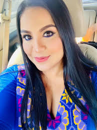 Si algo es para ti, no necesitas perseguirlo “ Que este domingo se la pasen  súper bien, recuerda la vida es un instante se feliz.