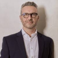 Albert Hoang's Instagram, Twitter & Facebook