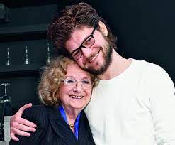 Isso ficou só num projeto. Fotos Eunice Munoz Comemora 87Âº Aniversario