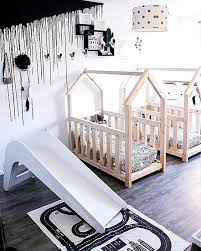 Metal ve ahşap başta olmak üzere çeşitli malzemelerden üretilen modelleri ile bu ürünler, bebek tekzen beşik modellerinden biri olan unimet yavrular iki metal karyola, ikiz yatak olarak da bilinmektedir. Ikiz Bebek Odasi Icin 29 Fikir Bebek Odasi Bebek Bebek Odasi Dekorasyonu