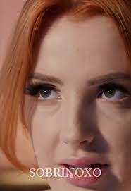 Rose Rundle's Instagram, Twitter & Facebook