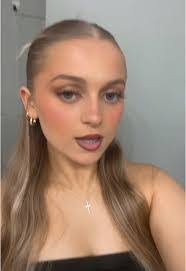 Alex Mayfield's Instagram, Twitter & Facebook