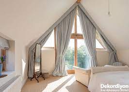 Yeterli alan yoksa veya çatı alanı elverişsiz ise, katlanır veya spiral merdiven kullanın. Cati Kati Dekorasyonu Icin Pratik Fikirler Dekordiyon Kemer Pencere Ev Tasarim Planlari Yatak Odasi Ic Mekan