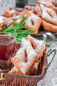 Les Bugnes Lyonnaises Ou Les Beignets De Carnaval Les Bugnes Moelleuses Amour De Cuisine Bugnes Bugnes Lyonnaises Cookies Recette