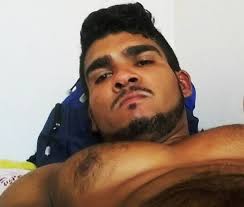 A vítima de 39 anos, estava em casa, no sol nascente, com o marido e o filho quando, por volta das. Esposa De Lazaro Diz Que Ele Nao Vai Se Entregar Matar Ou Morrer