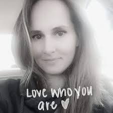 Ashley Sivertsen's Instagram, Twitter & Facebook