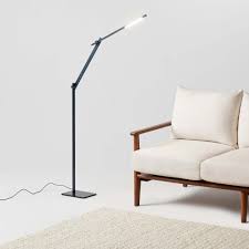 These make for a super convenient lighting option as they don't need to be drilled, and can be moved whenever (and wherever!) you like. Beam Led Stehlampe Fully De Fully De