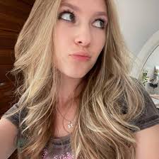 Laura Belous in people