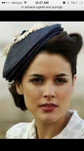 Sira El Tiempo Entre Costuras Tiempo Entre Costuras Sombrero De Coctel Celebridades