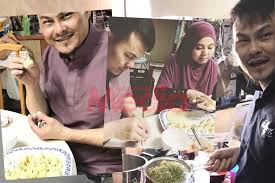 Memasak mee kicap ini tidaklah sesukar mana apatah lagi jika menggunakan kiub ikan bilis untuk menghasilkan sup. Resepi Mee Wantan Adam Corrie Resepikek Camored Com