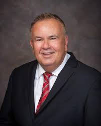 Election: Ten candidates vie for council