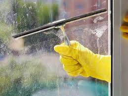 comment nettoyer les parois de douche et vitres pleines de calcaire paroi de douche douche en verre nettoyer la vitre de la douche