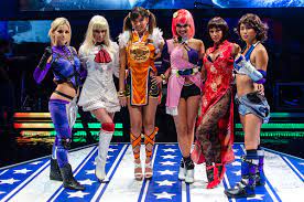 File:Tekken cosplay models at E3 2012 (7350560574).jpg - Wikimedia Commons