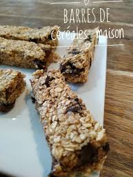 Barres Aux Cereales Au Chocolat Recettes De Cuisine Avec Thermomix Ou Pas Recette En 2020 Recette Barre De Cereales Barre De Cereales Maison Cereales Chocolat