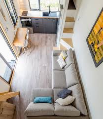 挑高樓中樓 紐西蘭 7 坪北歐風露營車 decomyplace tiny house living room modern tiny house tiny house interior design