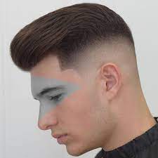 Pour les adeptes des cheveux courts, la tendance sera à l'ultra court avec un dégradé sur les côtés. Coupe De Cheveux Homme Tendance 2020 2021 En Quelques Propositions