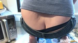 Slutty Babes Willow Ryder - Kelsi Monroe trick or treating