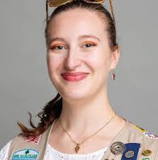 Julie Papp's Instagram, Twitter & Facebook