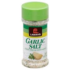 It contains salt, pepper, onion, garlic and celery seed. Lawry S Garlic Salt 6oz Garlic Salt Flavor Seasoning Grocery Foods