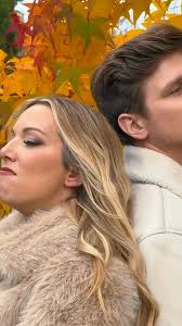 Tapravi #urosintjasa fani bodo točno vedl, na snemanju katere pesmi je  nastala tale fotka.. a veste, da je že 5 let od tega?! 😱 Naju prav zanima,  kdo je z nama že