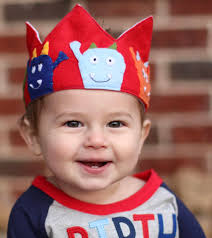 Aangepaste vilten monster verjaardagskroon, monster verjaardagskroon,  vilten kroon, verjaardagscadeau jongen, jongen verjaardagskroon,  gepersonaliseerde verjaardagskroon