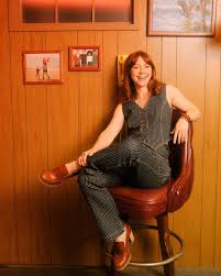 Valorie Curry - Free pics, galleries & more at Babepedia