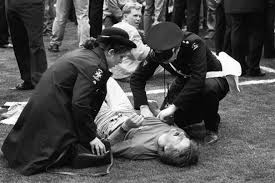 Chadwick helped pull survivors and bodies from the wreckage, and his estate was. In Photos What Happened At Hillsborough On 15 April 1989