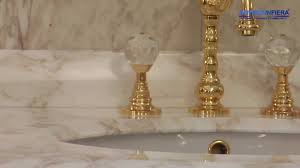 Quale donna non sogna un bagno spazioso e bello, nel quale sarebbe facile rilassarsi e allo stesso tempo disporre tutti i mezzi cosmetici e chimici necessari. Mobili Da Bagno In Stile Classico Lineatre Youtube