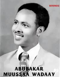 SEENAA_ABUBAKAR_MUUSSAA Artistii fi Gazeexeessaa Abubakar Muussaa Wadaay  bara 1940n Godina Harargee bahaa, Aanaa Dadar ,Araddaa Leelee Gabaa, Ganda  Alii Arbaatti dhalate. Abubakar Muussaa jechuun Abbaa Og-Barruu Ammayyaa fi  bu'uura aartii bara baraati