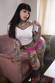 Tiger Lilly - Free nude pics, galleries & more at Babepedia