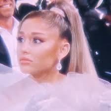 15 peinados de ariana grande que te convertirán en la más cool. Pin By Pablo On Ariana Grande Ariana Grande Photos Ariana Grande Fans Ariana Grande Sweetener