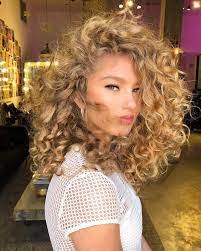 25 Hottest Spring Hair Colors 2019 Bafbouf Hair Styles Curly Hair Styles Naturally Blonde Curly Hair