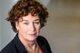 Rector UGent Petra De Sutter krijgt eredoctoraat van de universiteit van  Amsterdam: "Heel sterke motivatie om werk voort te zetten"