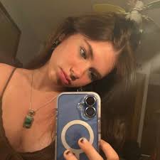 helen (@helen.sizer)