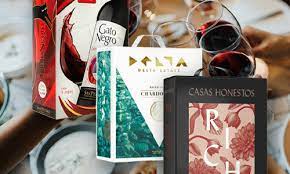 Ei, tämä nainen tunnetaan yhtenä ruotsin teräväkynäisimmistä dekkaristeista, oikea murhakuningatar, jos en vallan väärässä o. Camilla Lackberg Foralskad I Gott Vin Och God Mat Vinguiden Com