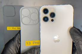 Инсайдерлар iphone 13 mini, iphone 13, iphone 13 pro ҳамда iphone 13 pro max моделларининг тезкор ва ички хотиралари ҳажмлари, шунингдек caviar маълумотига кўра, iphone 13 pro частотаси 120 герцлик, ltpo технологияли дисплейга эга. Iphone 13 Pro Max To Feature Larger Camera Lenses According To Mockups Based On Leaked Schematics The Apple Post