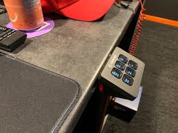 We choose elgato stream deck mini as our best option due to its rich features, less price, and compact size while still giving nearly the same experience as the full sized elgato stream deck. Elgato Stream Deck Mini 6 Lcd Keys Walmart Com Walmart Com